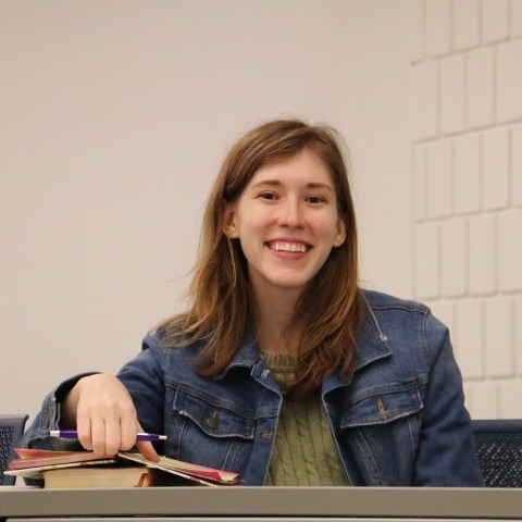 Liz Soos, M.S in Global Media & Culttures, Spanish